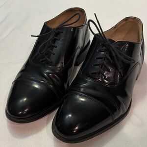 Elegant Black Patent Leather Cap Toe Men's Oxfords